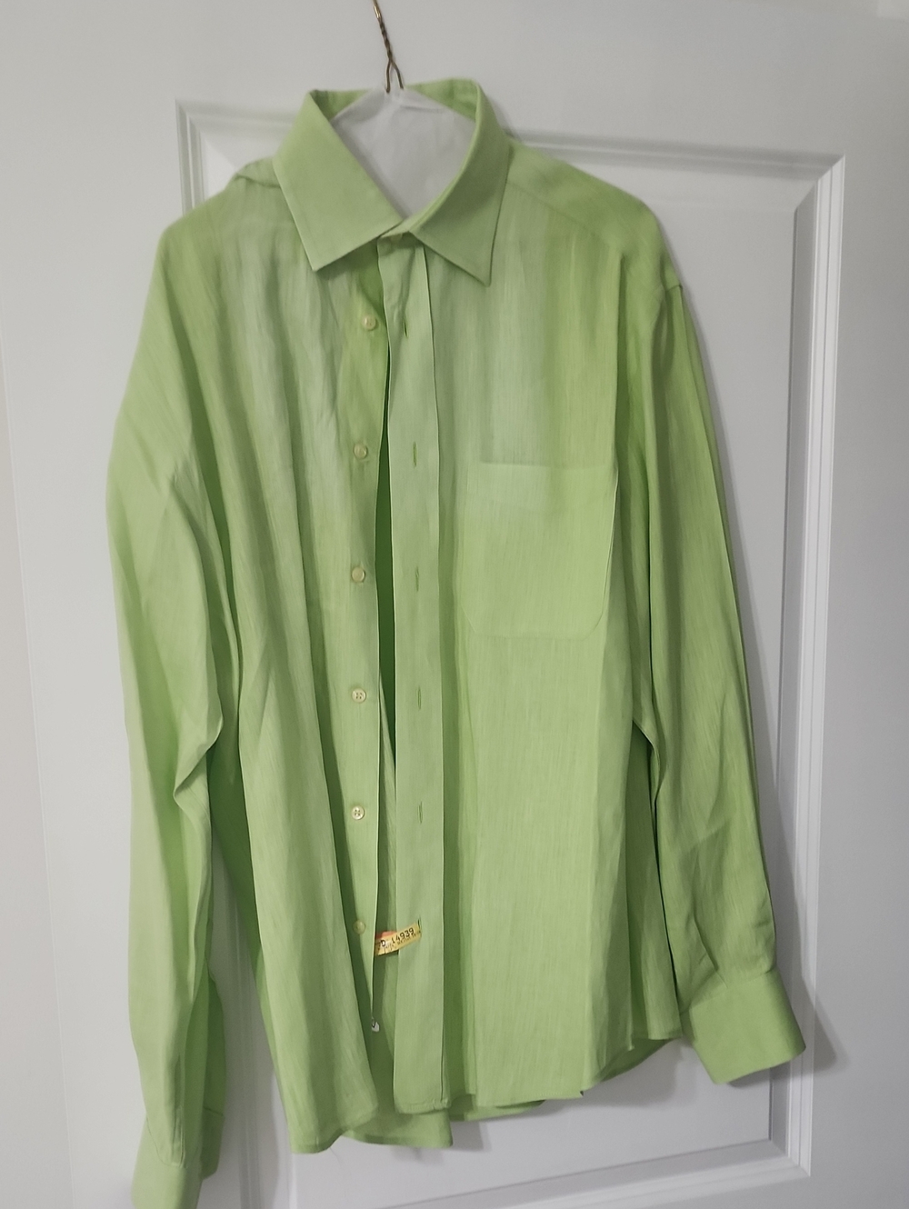 Men's Light Green Long-Sleeve Dress Shirt